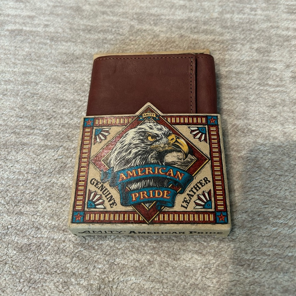 Amity American Pride cow hide wallet